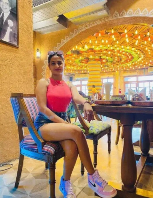 Surat 👉 High Profile Hot Call Girls Service Available Anytime, Full Safe & Secure — Vasant Vihar, Surat