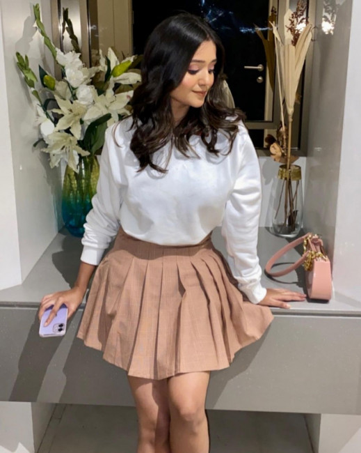 Top Class Independent Call Girl Meera in Surat — Real Pics, All Location Available — Paharganj, Surat